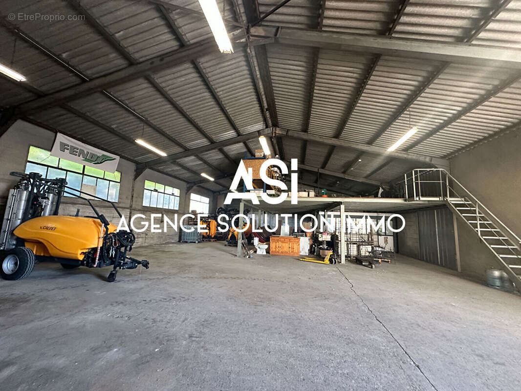 Commerce à VALVIGNERES