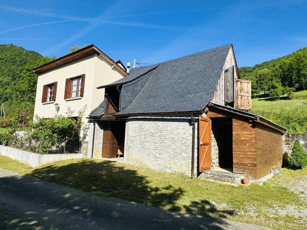 Maison à SAINT-LARY