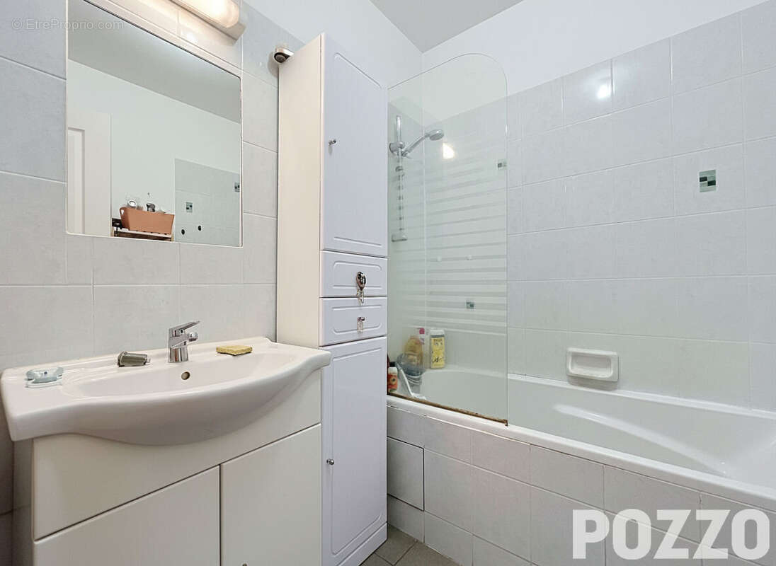 A vendre. st clair sur elle. plain-pied. 3 chb. centre bourg. - photo 14