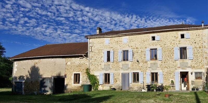 Maison à GENOUILLAC