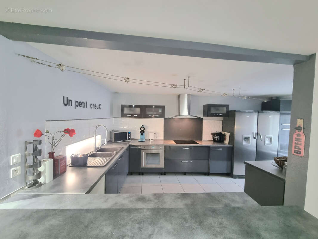 Maison à VIC-SUR-SEILLE