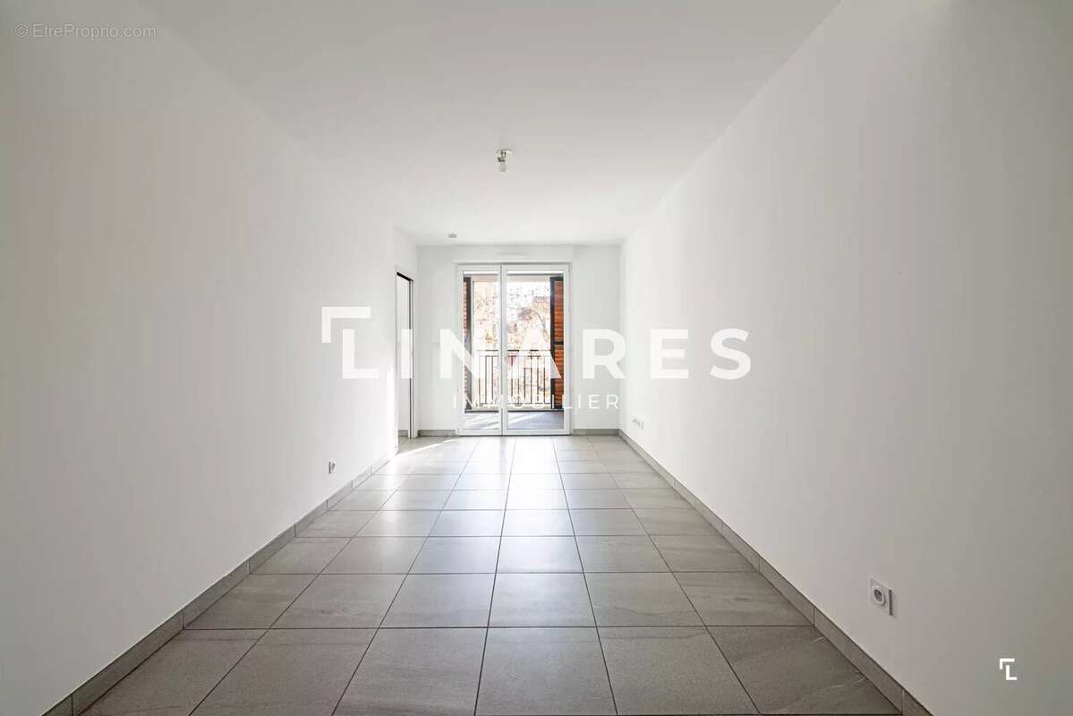 Appartement à MARSEILLE-5E