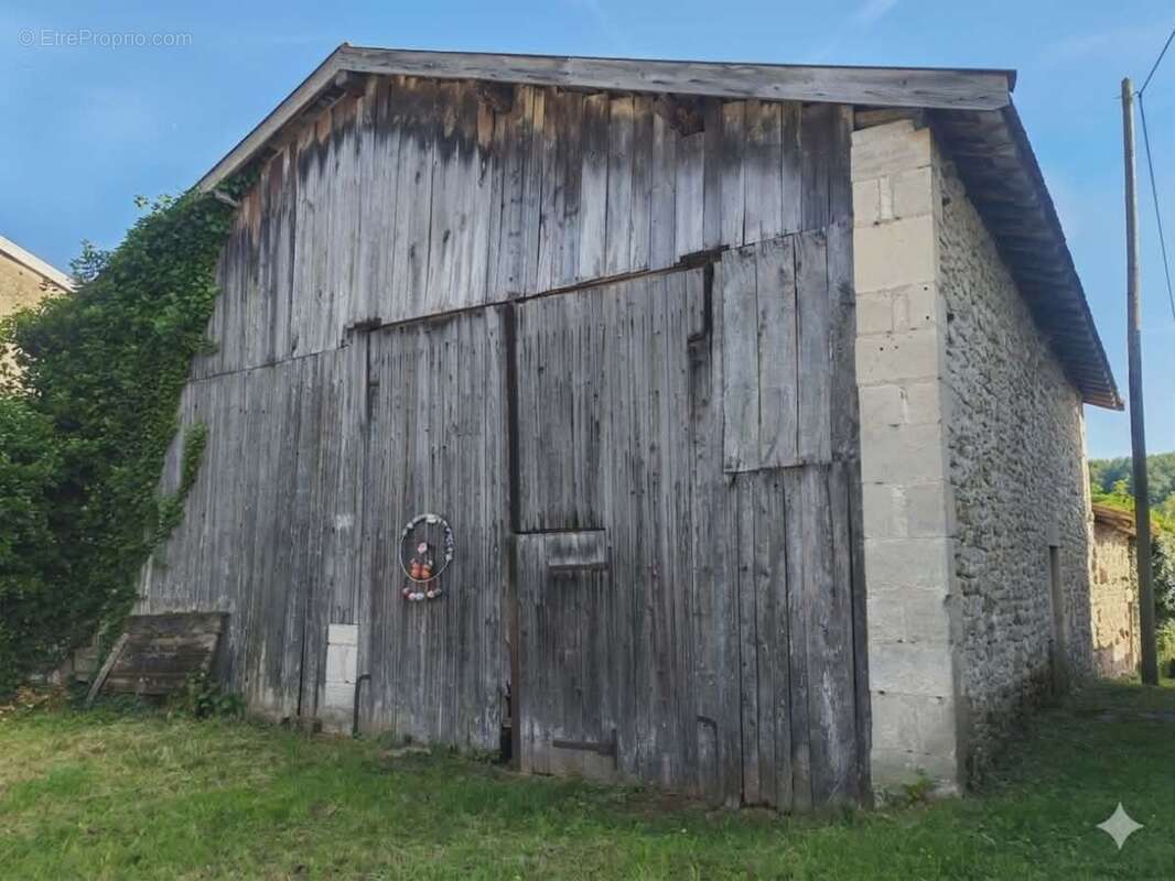 Grange – grand volume – stockage / atelier – secteur menaucourt - photo 2