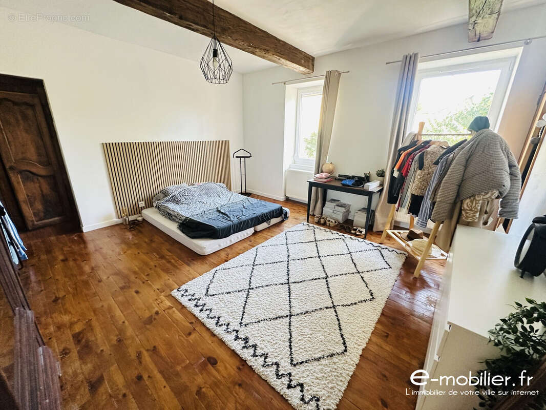 Maison 93 m² à Iguerande  - photo 9