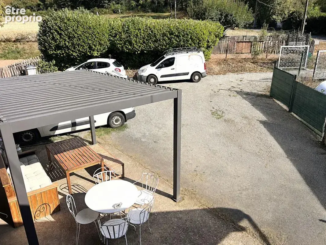 LAMURE SUR AZERGUES. Ancien moulin 285m2 avec dépendance, cour et jardin - photo 5