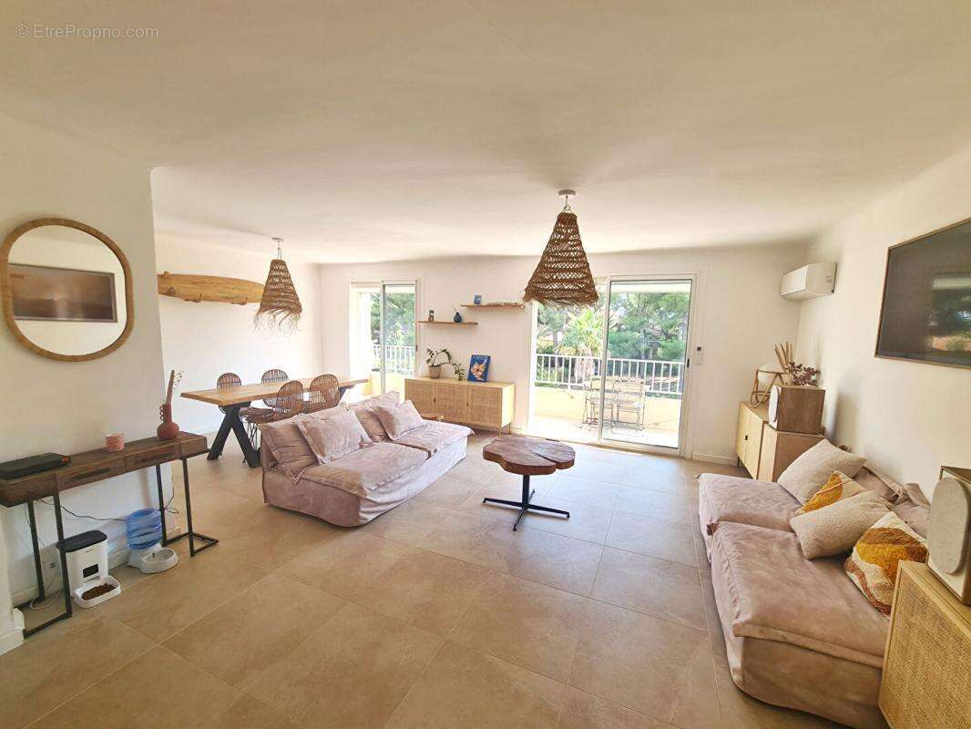 Appartement à SIX-FOURS-LES-PLAGES