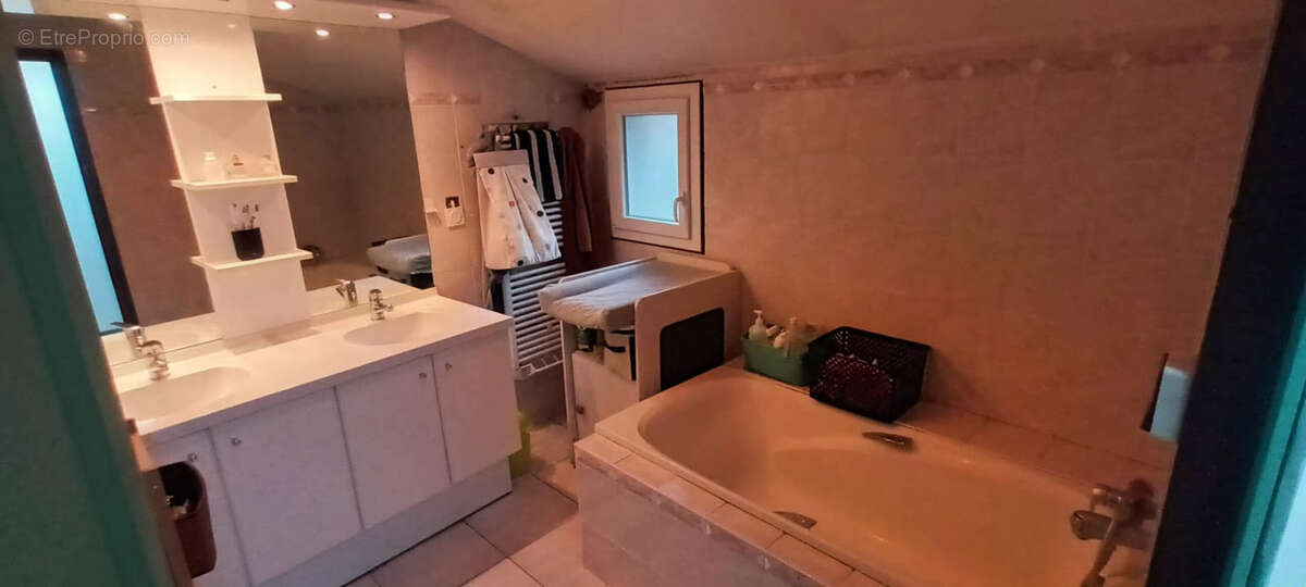 Maison à CREMIEU
