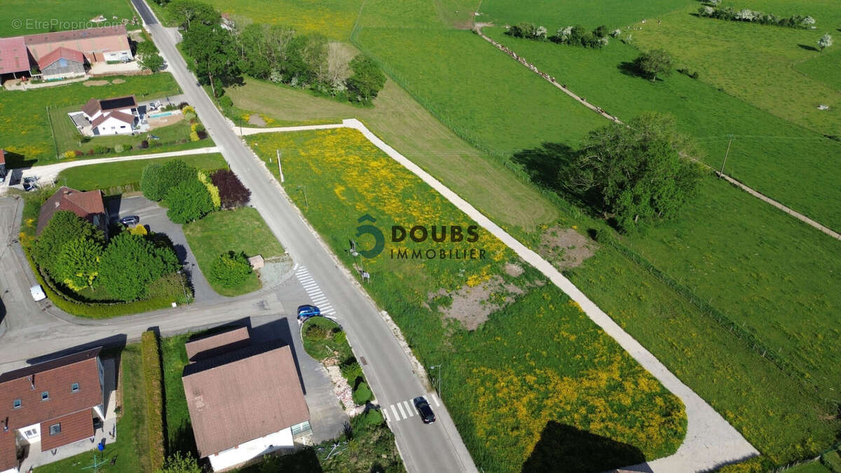 Terrain à DOMPREL