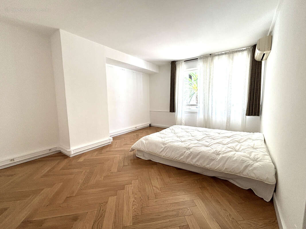Haute Ville Toulon   Bureaux rénovés avec potentiel d’appartement - photo 6