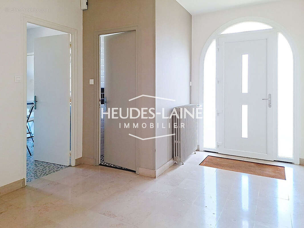 Maison 198 m2  - 6 pièces  - 50300 Avranches - photo 8