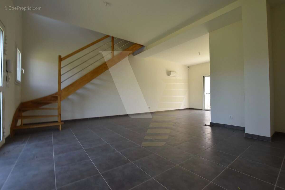 Appartement à VILLENEUVE-LES-BEZIERS