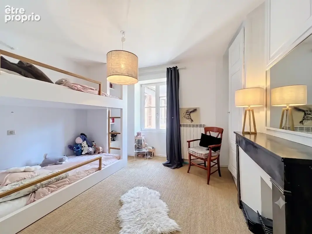 Bel appartement T4 - 115.91 m2 - Hyper Centre VILLEFRANCHE SUR SAONE (calme et sans aucun vis à vis) - photo 7