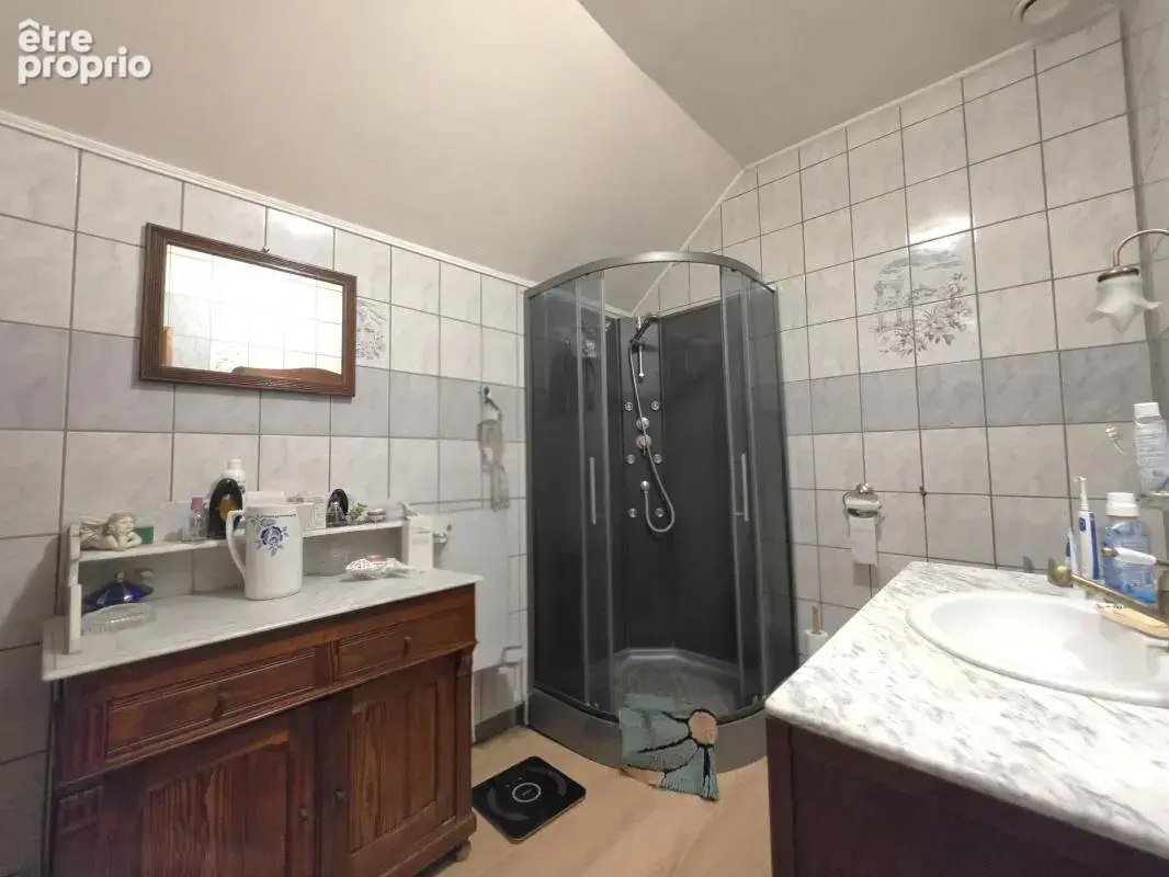 Maison individuelle 160m² avec 2 garages et jardin clos - photo 17