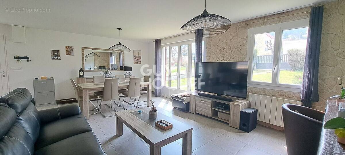 Maison à MEZIERES-SUR-SEINE