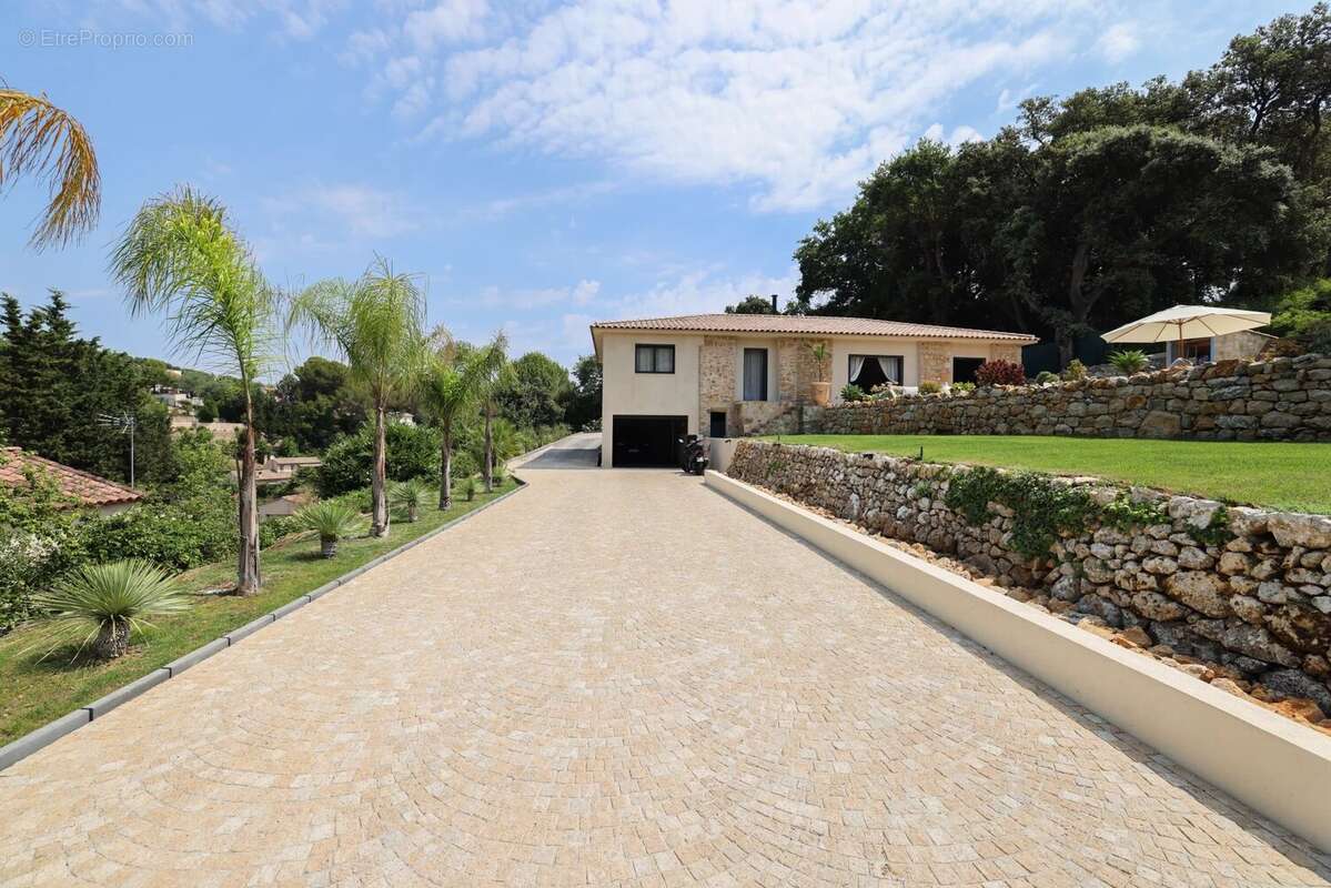 Maison 175 m² à Vallauris  - photo 5