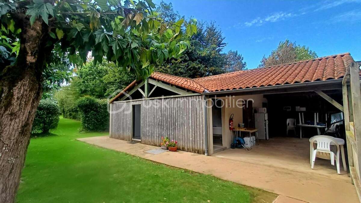 Maison à NIEUL-LE-DOLENT