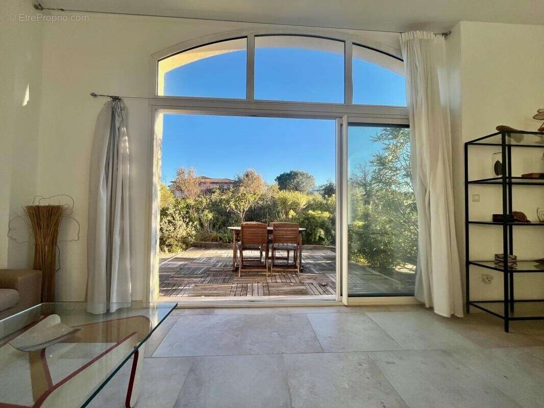 Appartement à LES ISSAMBRES