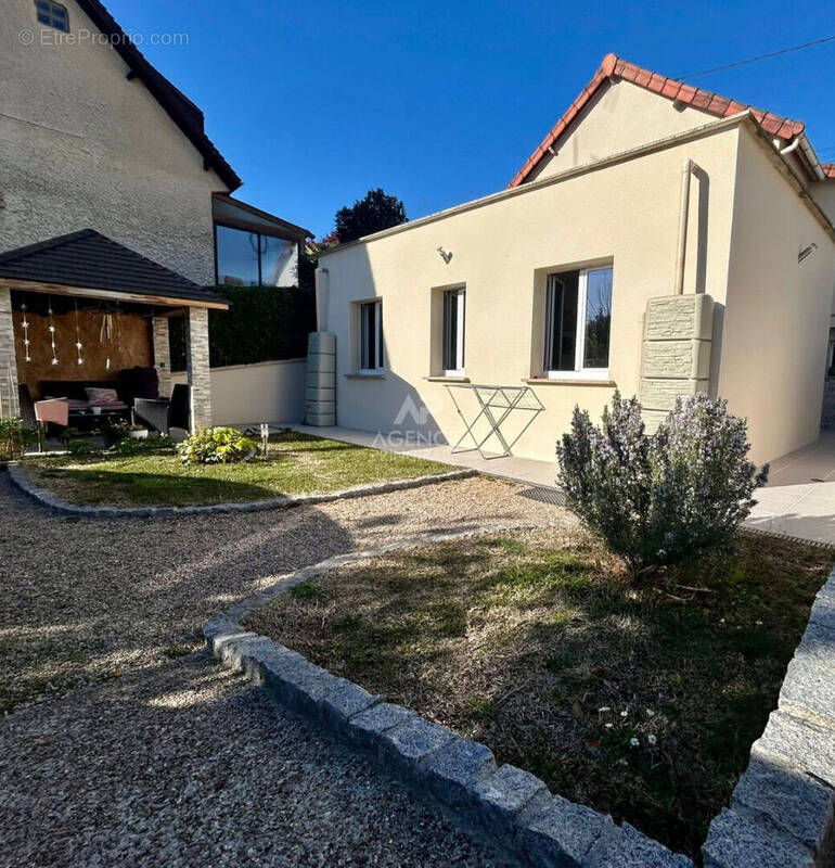 Maison à VAUX-SUR-SEINE