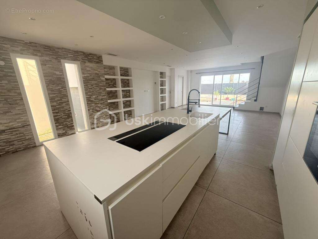 Maison à NEBIAN