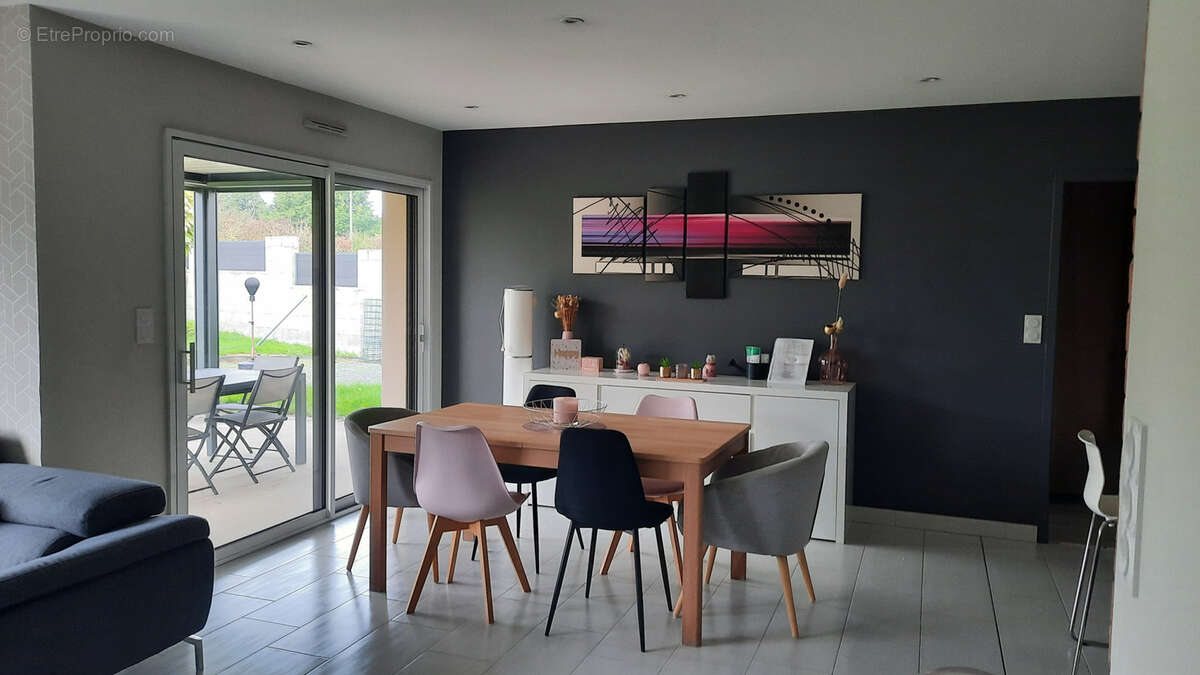 Maison à MESNARD-LA-BAROTIERE