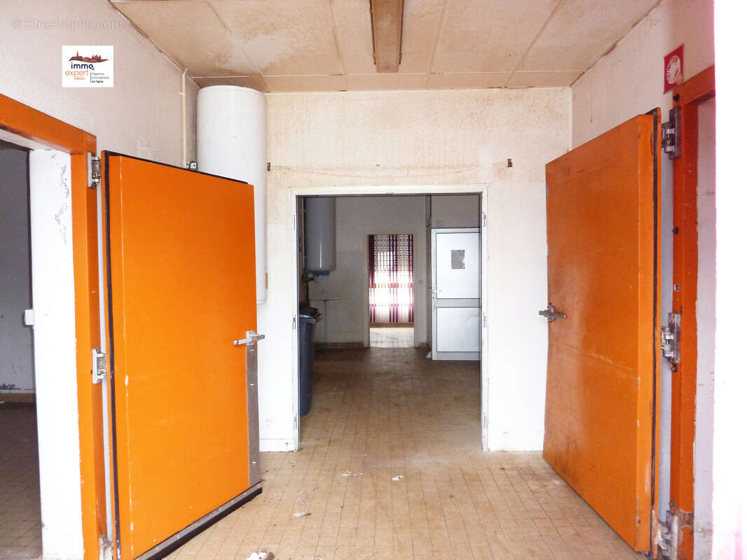 Commerce à MIRECOURT