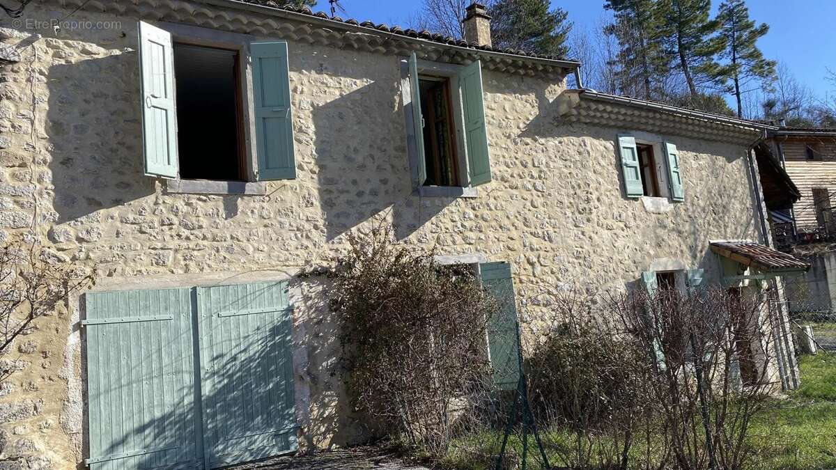 Appartement à BARNAVE