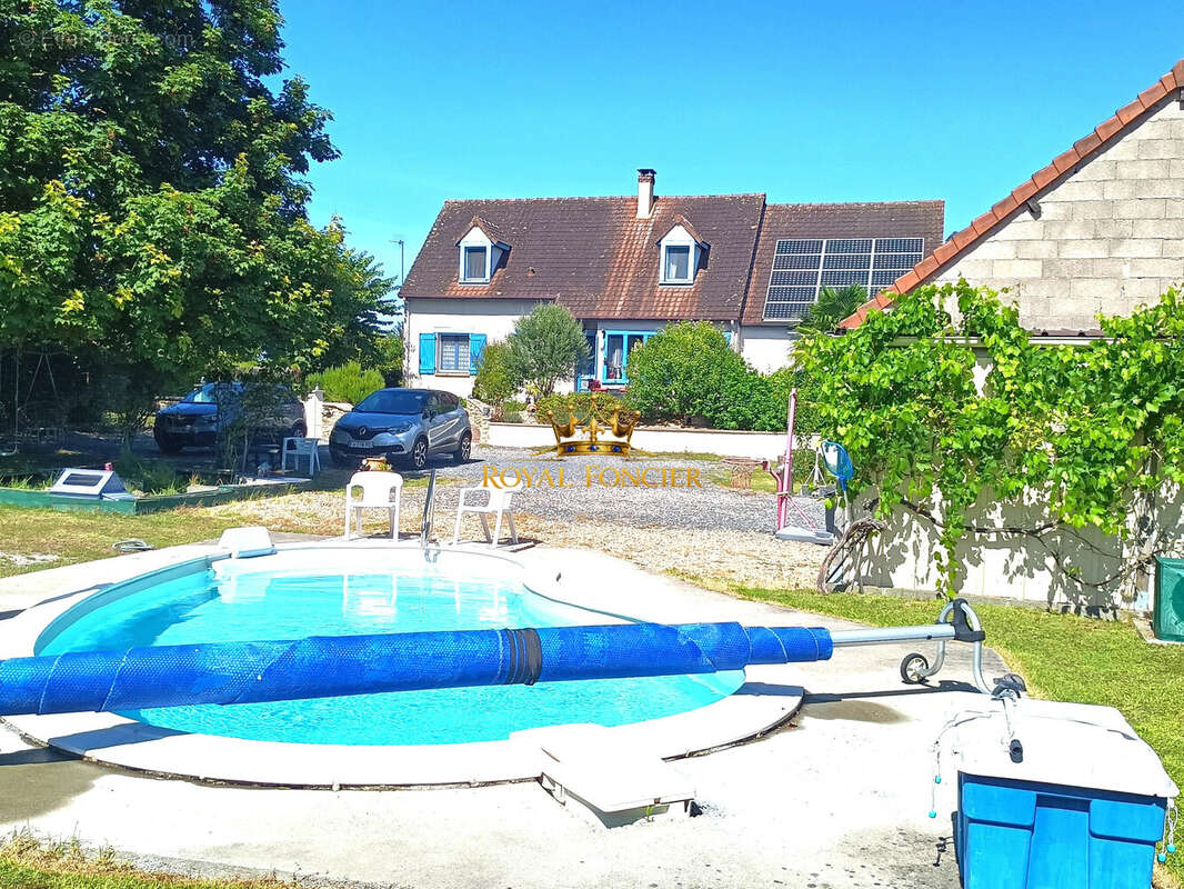 Maison 244 m² à Chatellerault  - photo 8