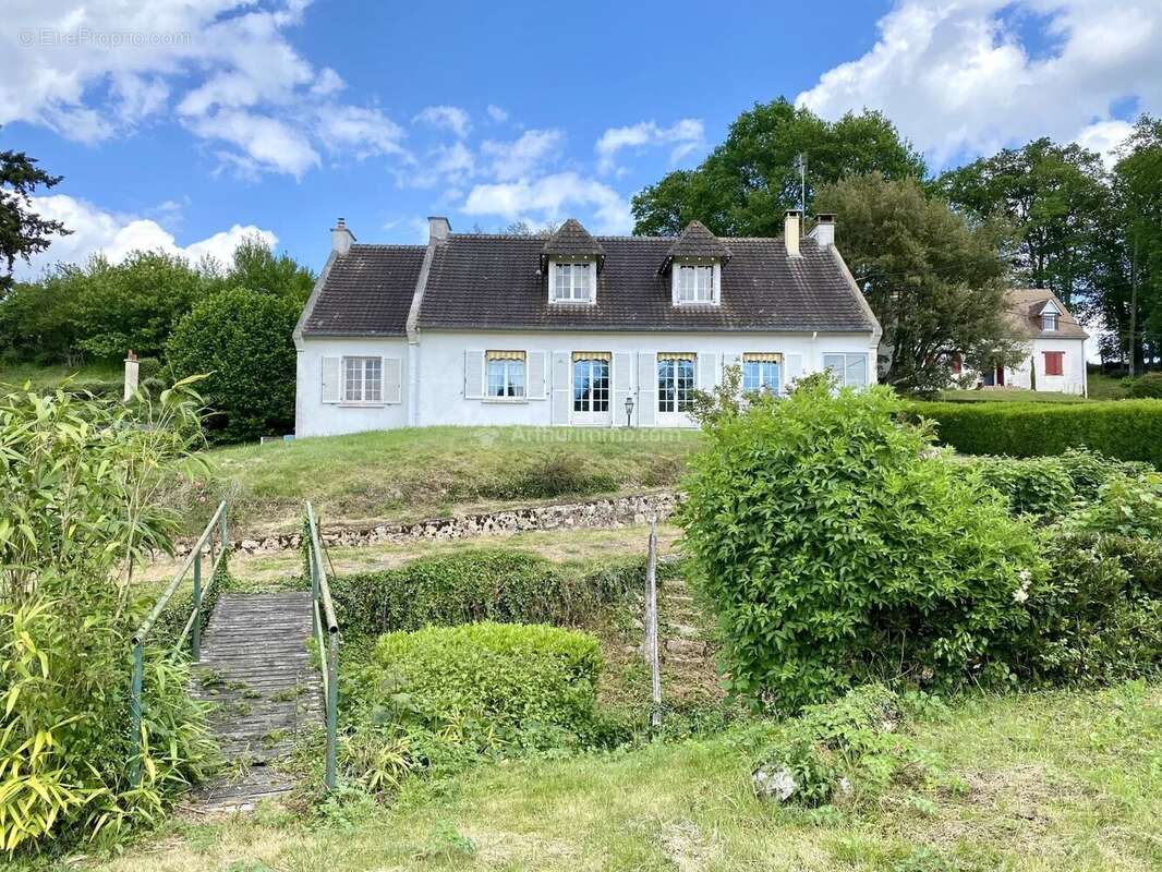 Maison à LA CHARTRE-SUR-LE-LOIR