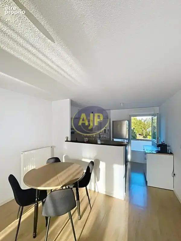 Rezé - Appartement 3 pièces 64.65 m² + parkings - photo 7