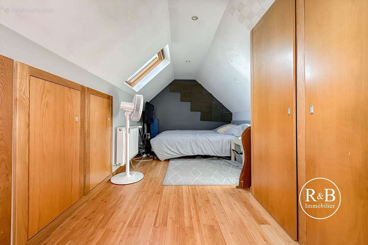 Maison à LES CLAYES-SOUS-BOIS