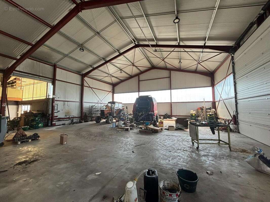 Photo 4 - Commerce à LE BOUCHAUD