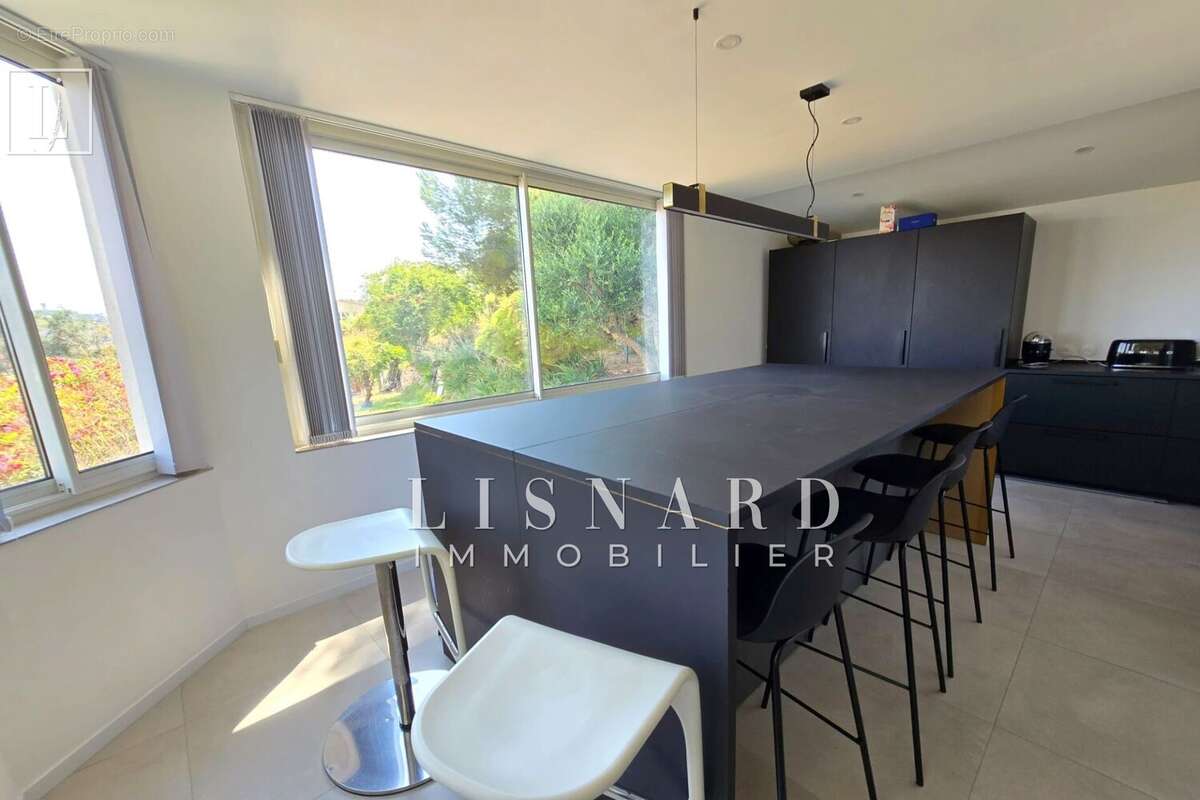 Maison 118 m² à Vallauris  - photo 3