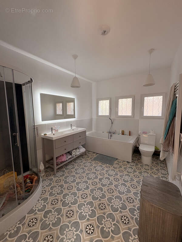 Maison à SAINT-JEAN-DE-LA-RUELLE