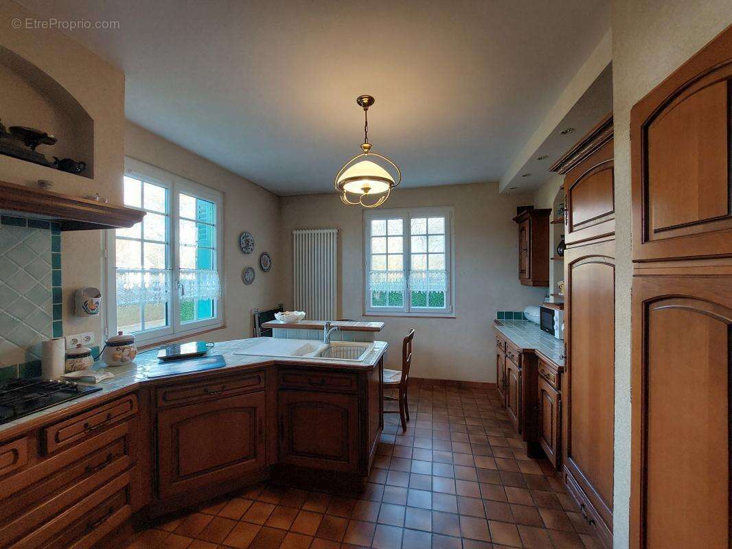 Maison à LES BAUX-SAINTE-CROIX