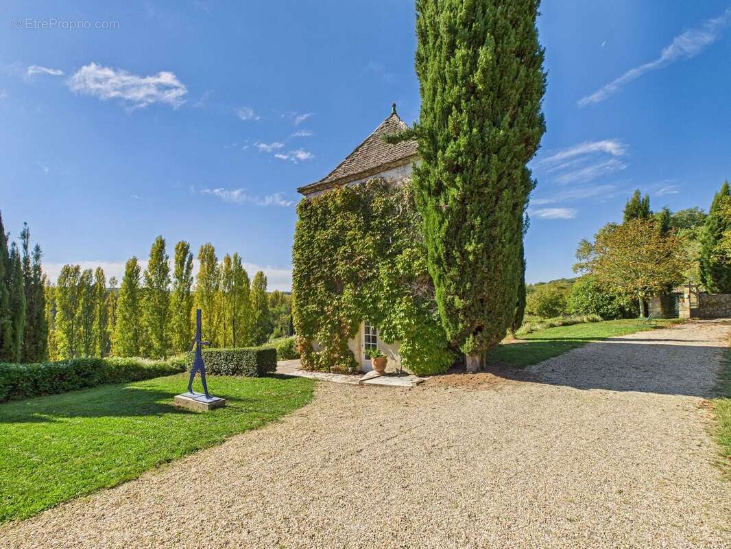 Maison à PESSAC-SUR-DORDOGNE