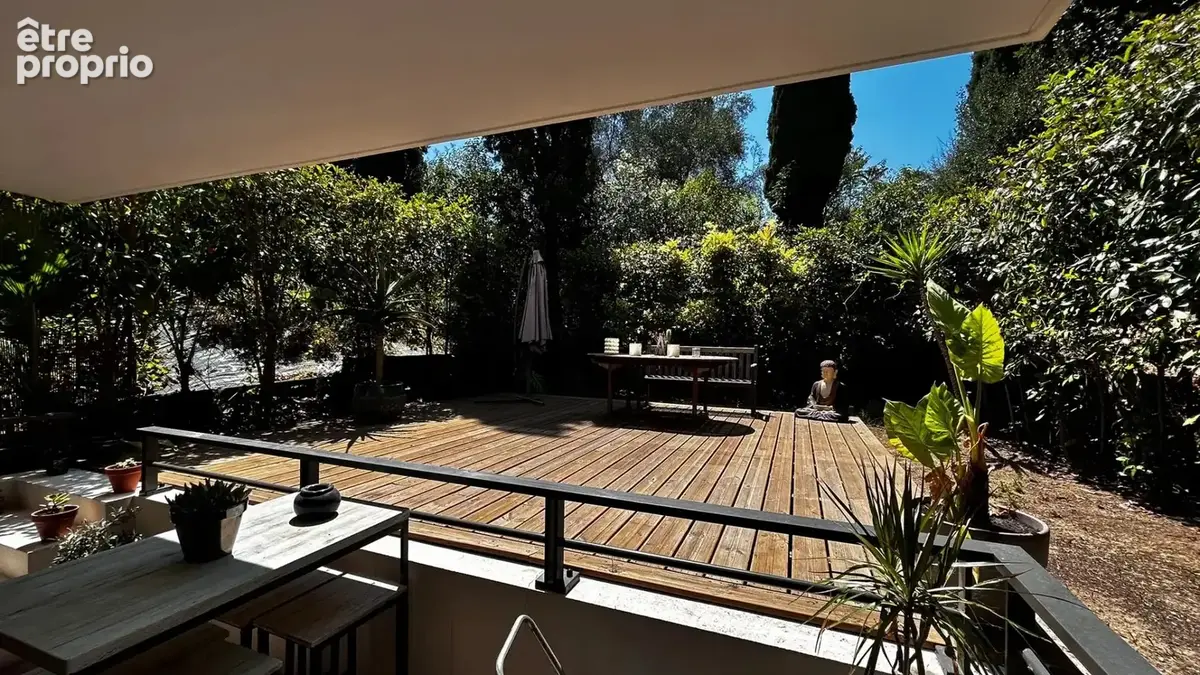 A vendre à Cannes La Bocca -  Résidence de Standing Beau 2 pièces avec parking sous-sol - photo 3