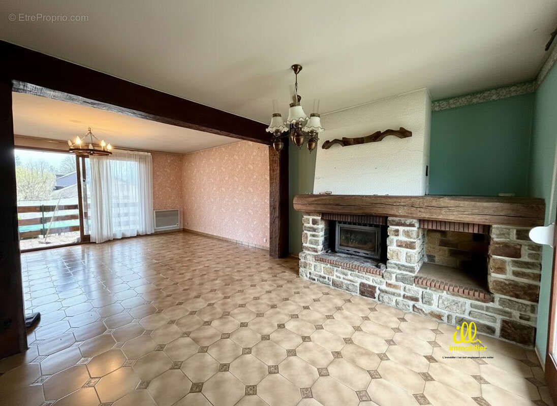 Maison à GUIGNICOURT-SUR-VENCE