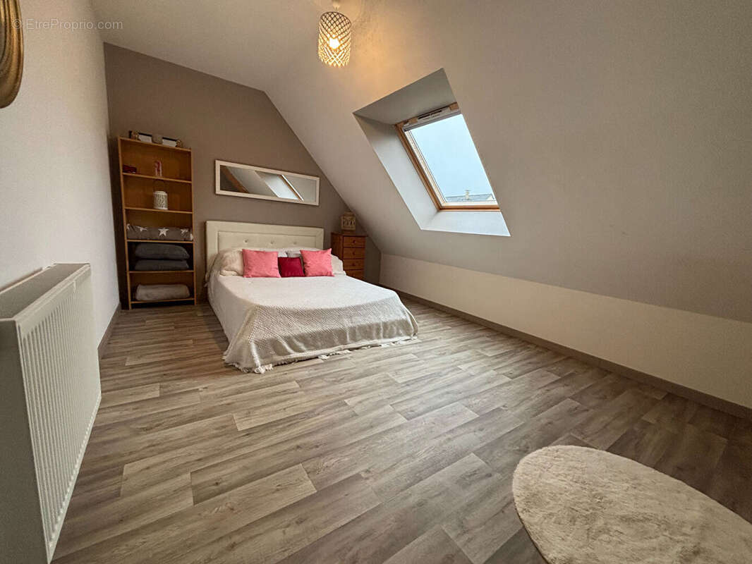 Maison à MESLAY-DU-MAINE