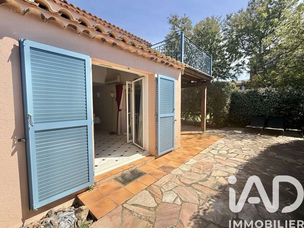 Photo 8 - Maison à ROQUEBRUNE-SUR-ARGENS