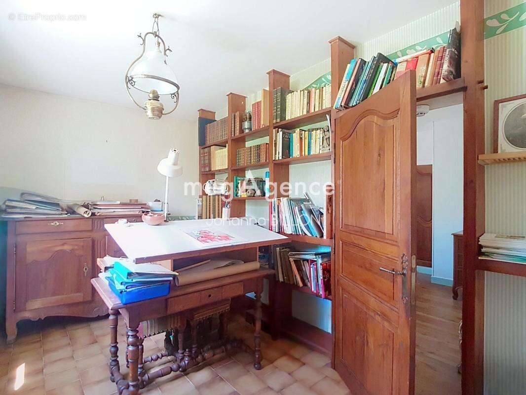 Belle maison familiale avec vie de plain-pied et toiture en ardoise naturelle !! - photo 9