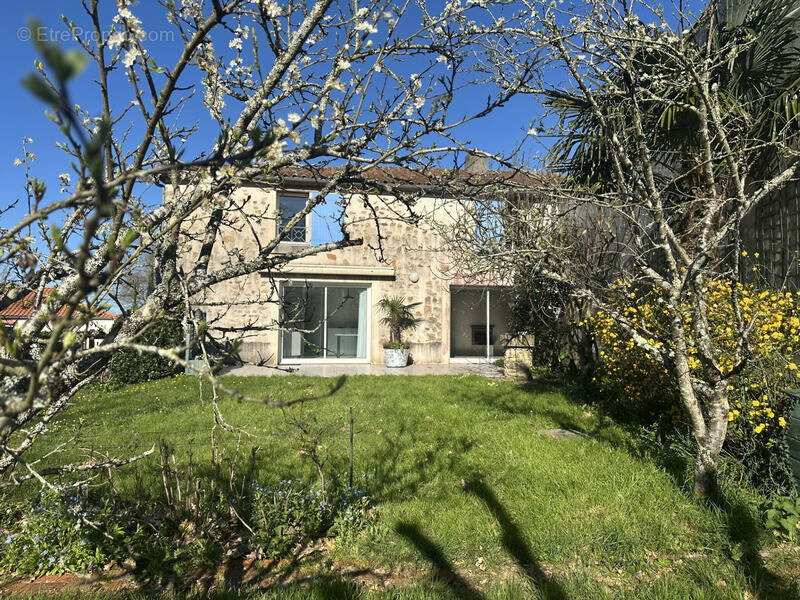 Maison à LES CLOUZEAUX