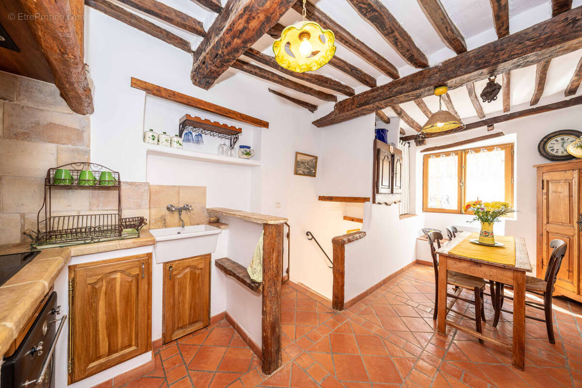 Appartement à TOURRETTES-SUR-LOUP