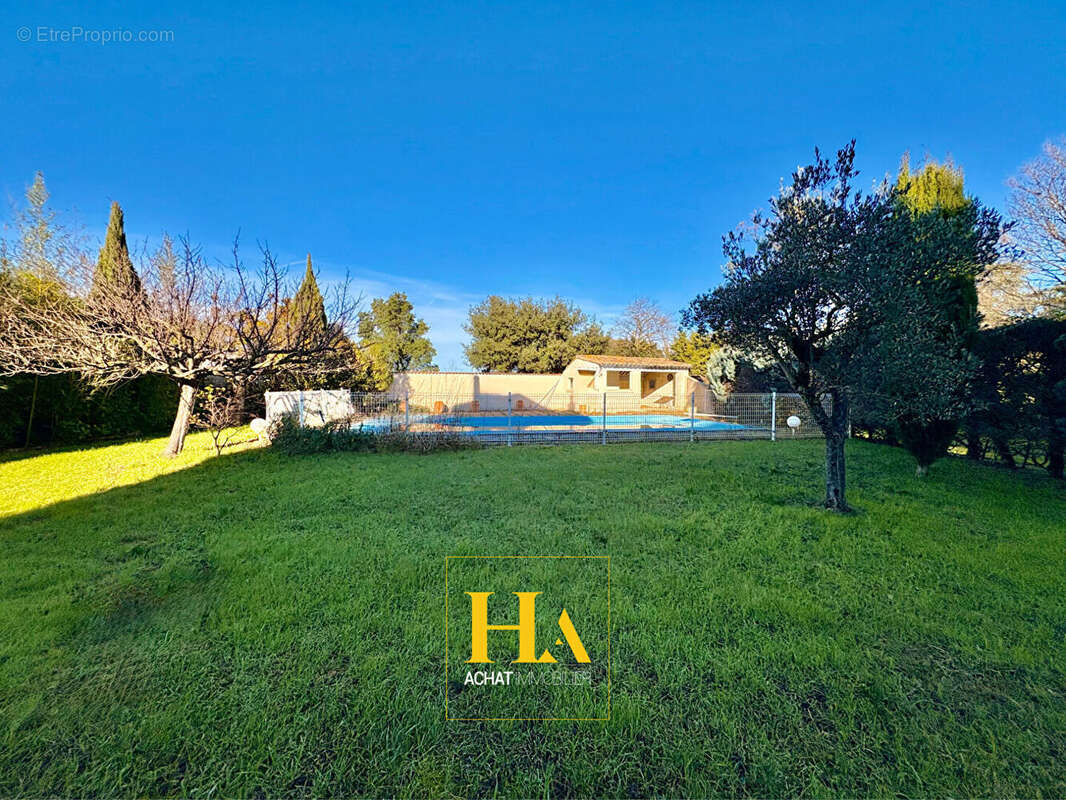Montélimar - Géry - Maison de caractère des années 30 avec 277 m² totales, combles aménageables, parc arboré et piscine - photo 3