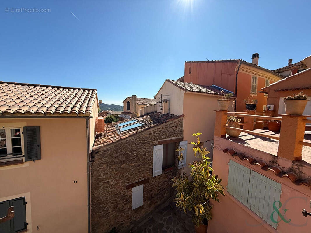 Maison à BORMES-LES-MIMOSAS