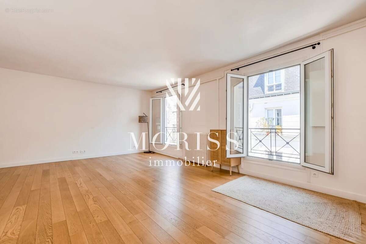 Appartement à PARIS-9E