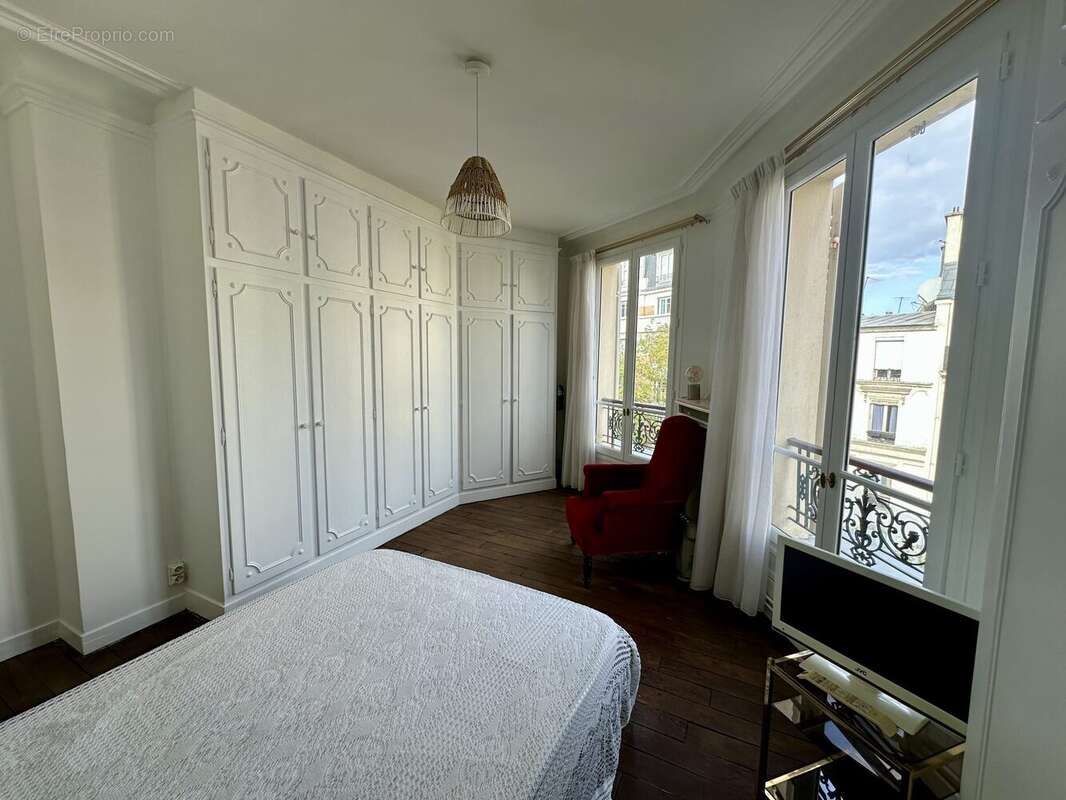 Appartement à PARIS-14E