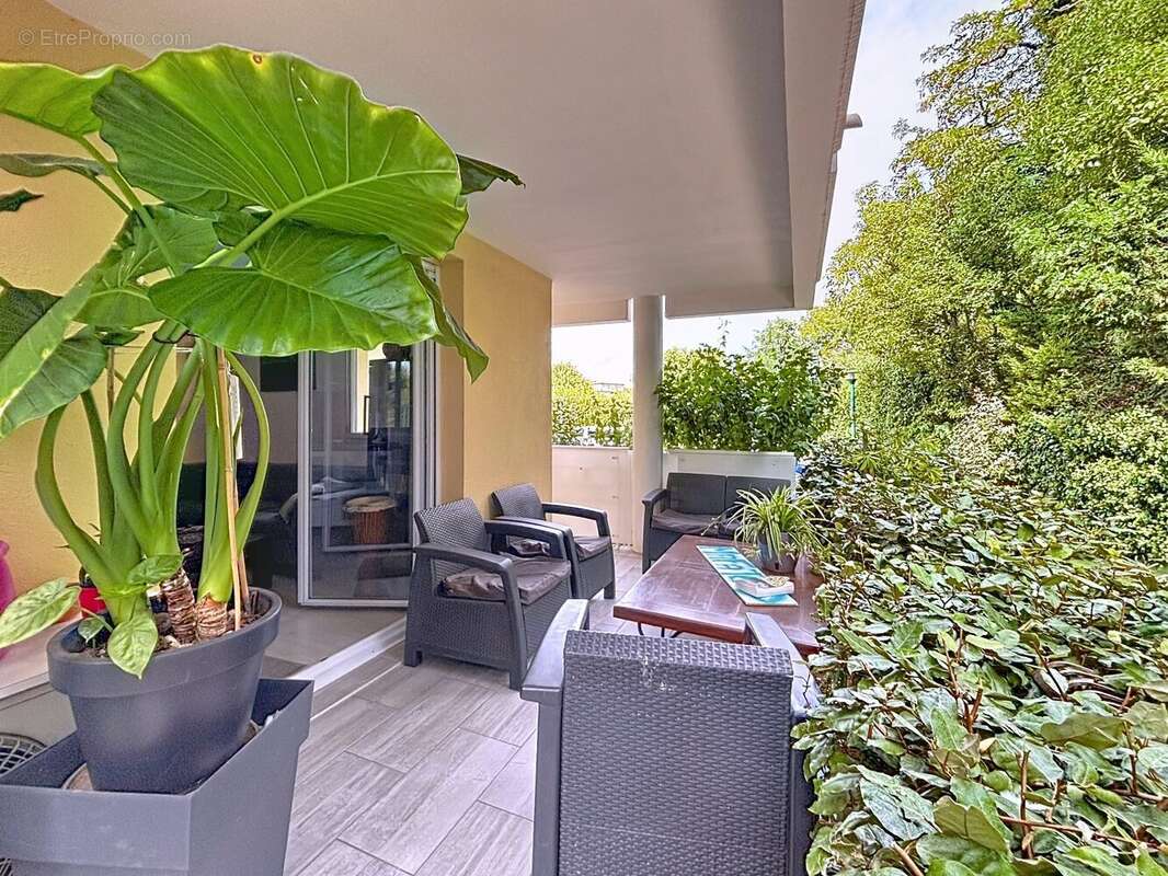 Appartement à LATTES