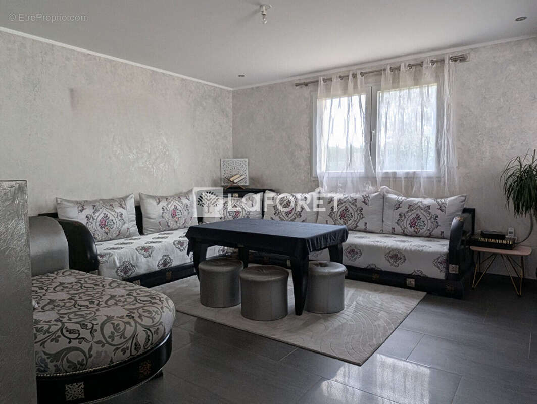 Maison à MONTFERRAND-LE-CHATEAU