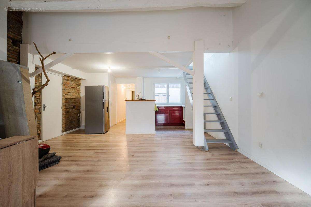 Appartement à SAINT-SULPICE-SUR-LEZE