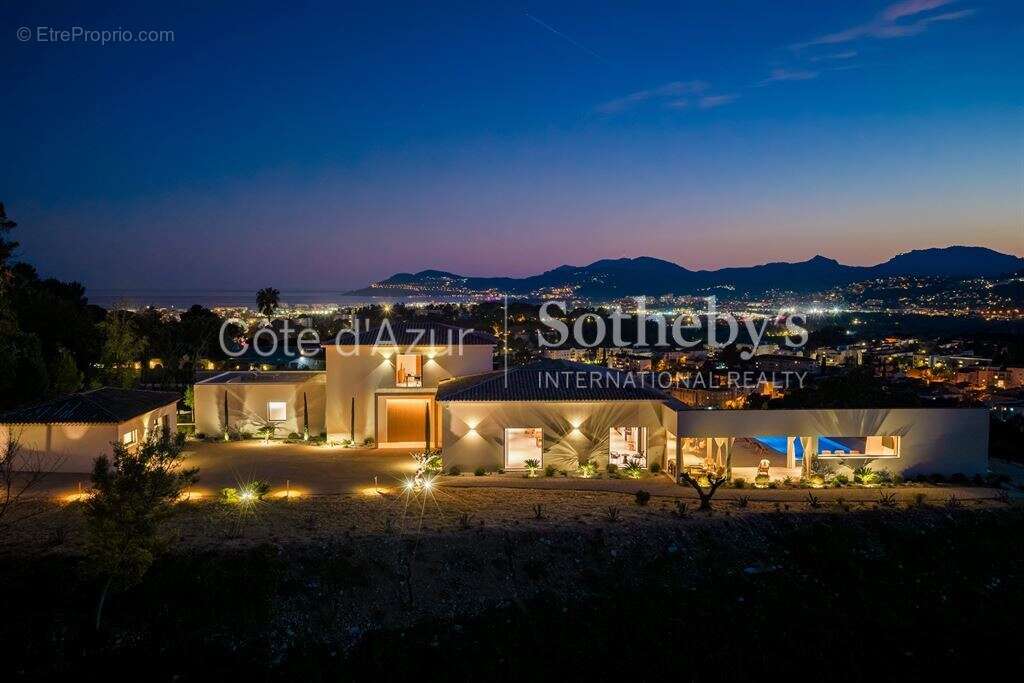 Mougins, villa de prestige avec vue panoramique, piscine, maison d'amis et parc privé - photo 20